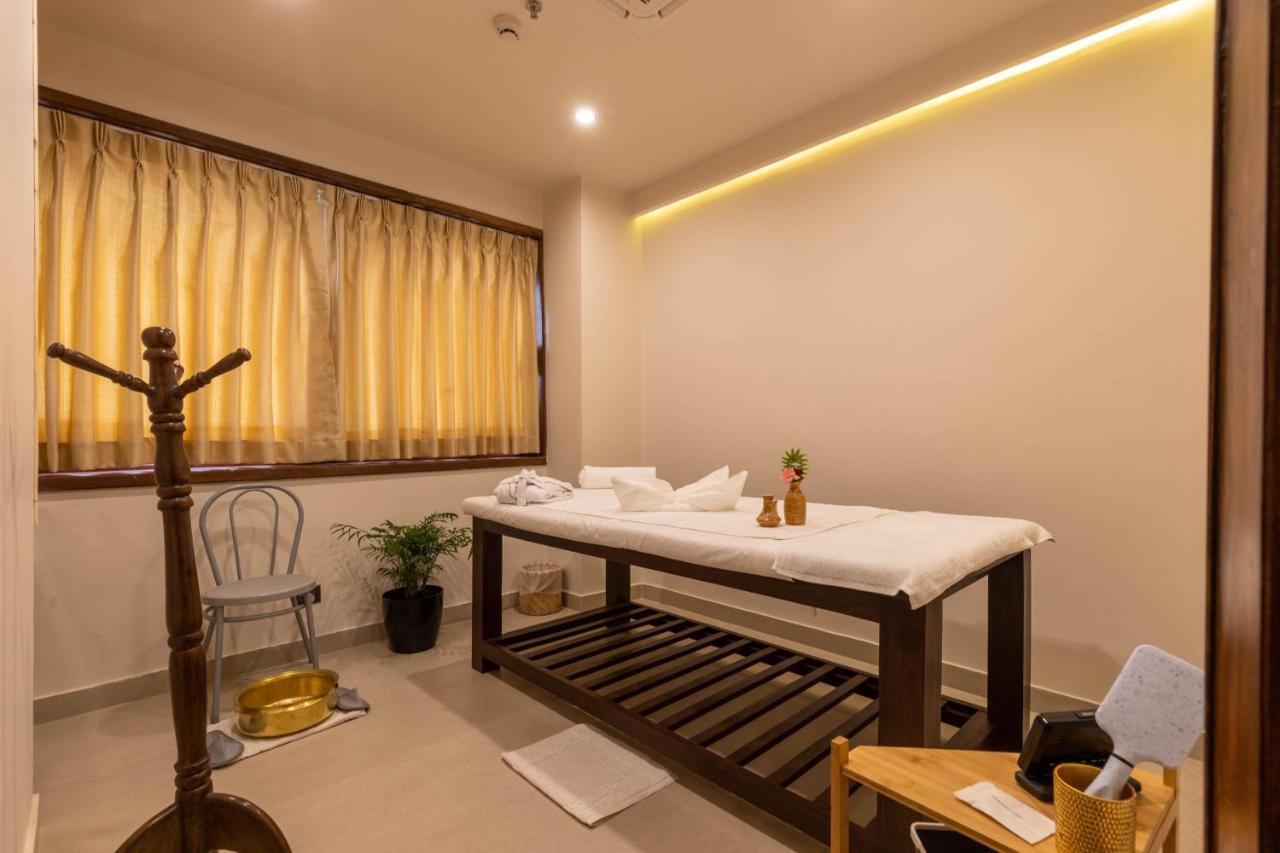 Basera Boutique Hotel Katmandu Eksteriør bilde A massage room at a spa in India