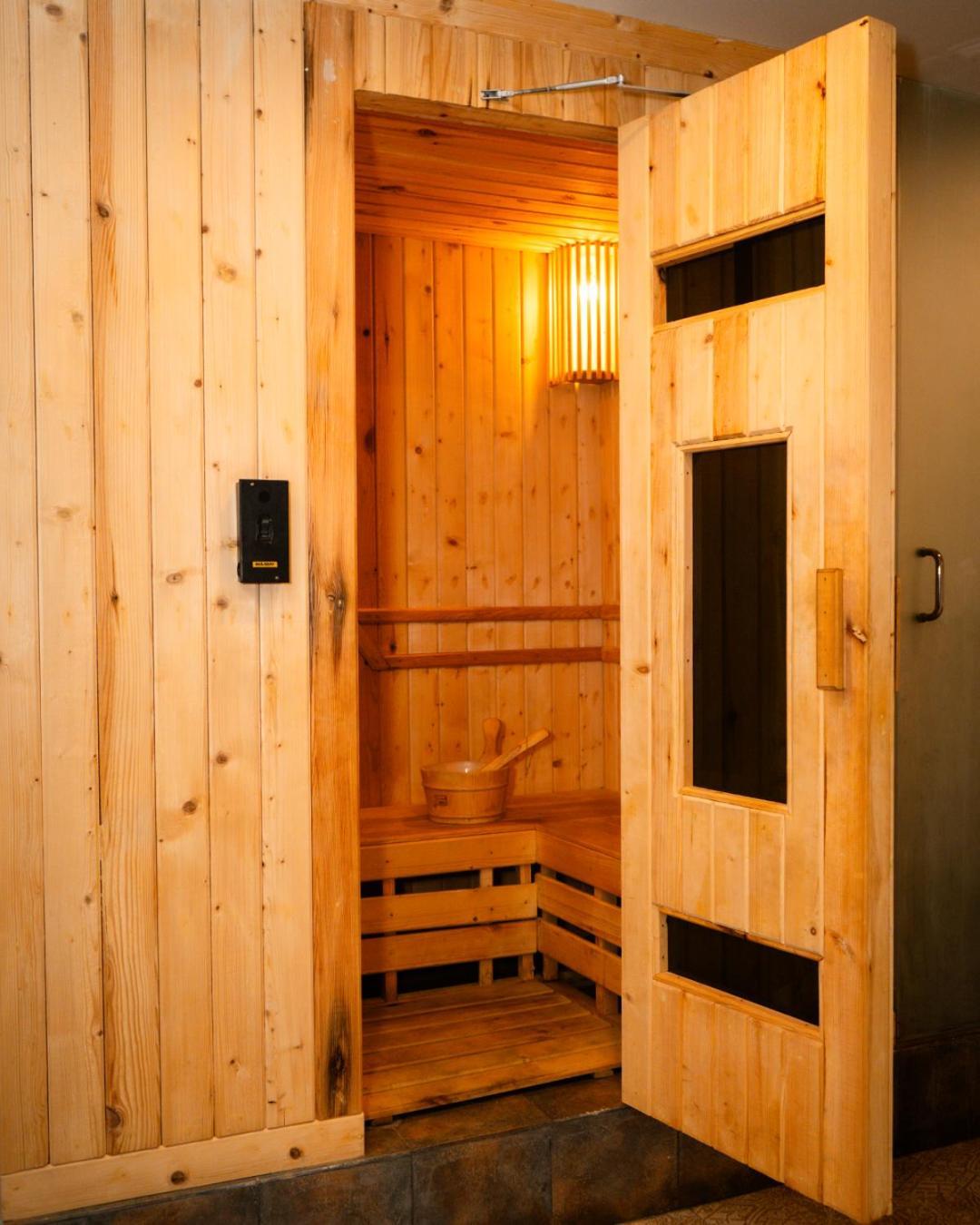 Basera Boutique Hotel Katmandu Eksteriør bilde A Finnish sauna
